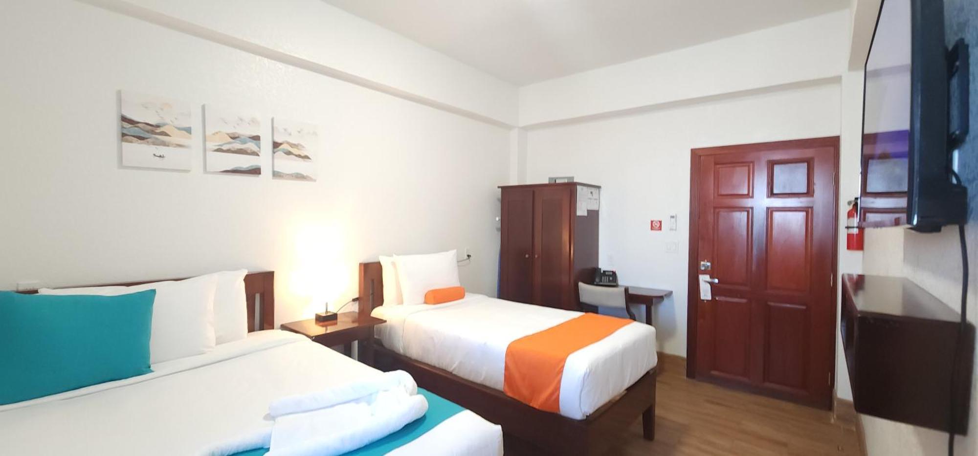 Voyager Sun & Reef Hotel San Pedro  Exterior photo
